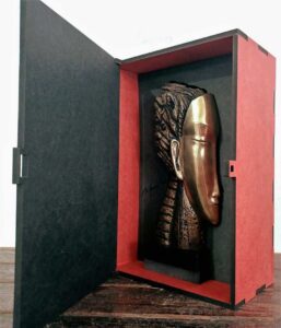 AFRICAN QUEEN MINIATURE WITH DESIGNER BOX 2