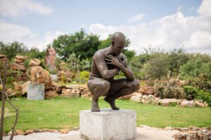 Crouching Man AntonSmit Sculpture Park (8)