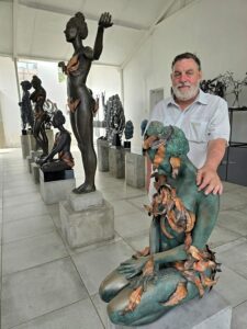 IN MOMENT SERIES LEAF V AntonSmit b collectable sculpture art
